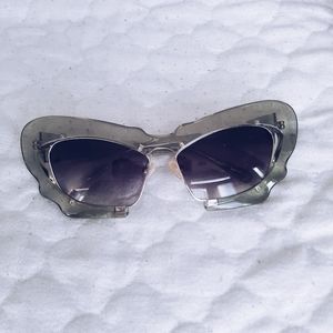 Sunglasses Linda Farrow + PRABAL GURUNG